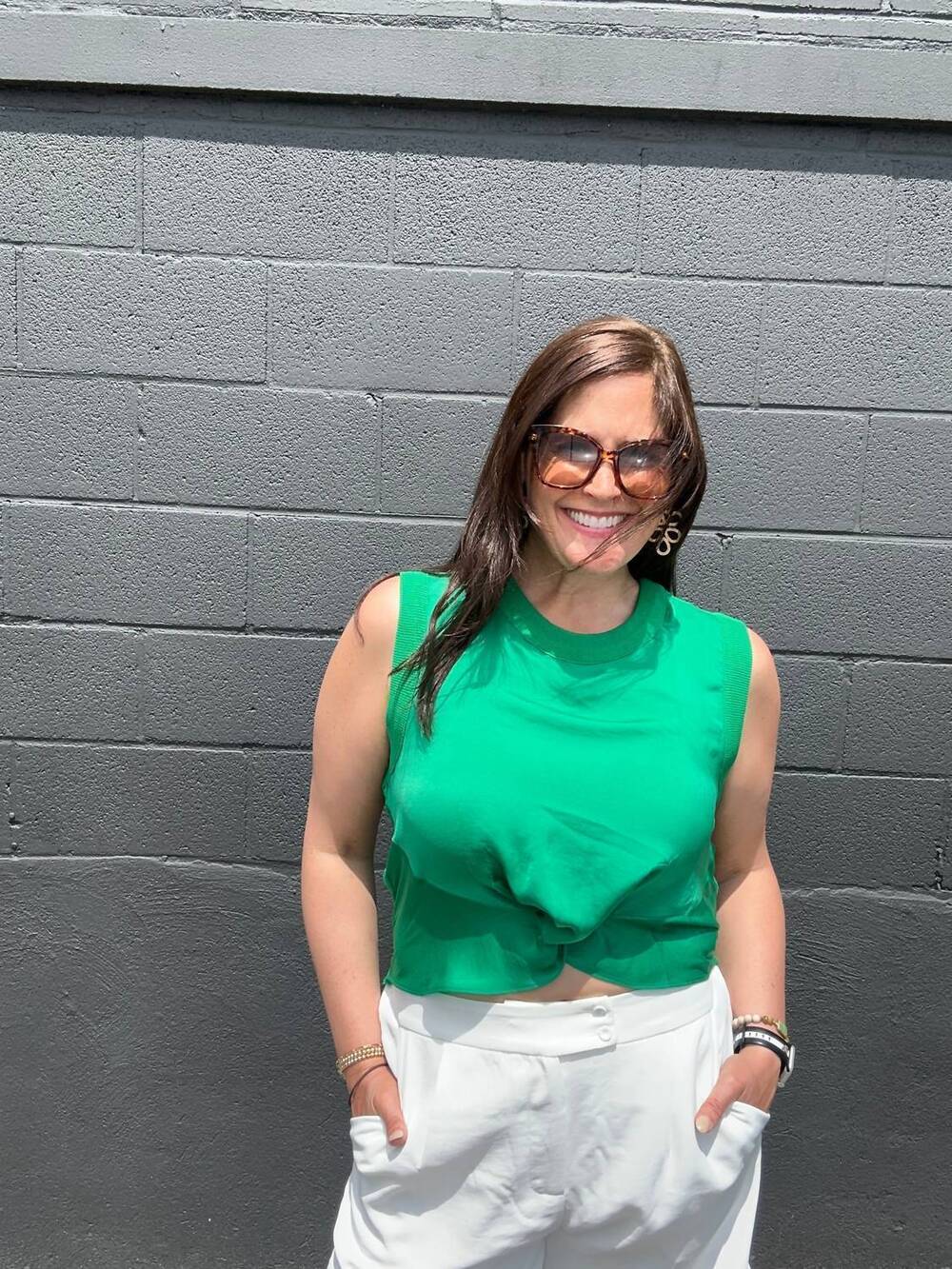 NEW SKIES ARE BLUE mia sleeveless twist front top in green
